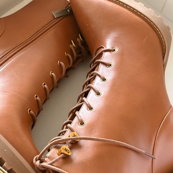 M.K. KYLE LACE UP ANKLE BOOTS - Picture 2 of 4